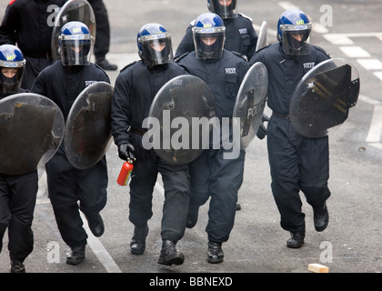 Londoner Polizei Offiziere in der Facharztausbildung an der Metropolitan Police Training Ärztehaus in Gravesend, Kent. Stockfoto