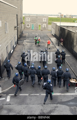 Londoner Polizei Offiziere in der Facharztausbildung an der Metropolitan Police Training Ärztehaus in Gravesend, Kent. Stockfoto