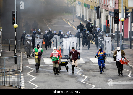 Londoner Polizei Offiziere in der Facharztausbildung an der Metropolitan Police Training Ärztehaus in Gravesend, Kent. Stockfoto