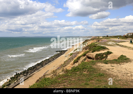 Die Klippe Fuß entlang der Küste bei Milford am Meer in Hampshire Stockfoto