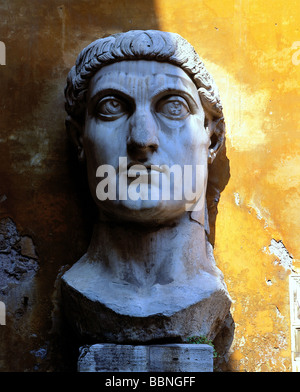 Konstantin I. "der Große" (Flavius Valerius Constantinus) ca. 280 - 2.5.337 n. Chr., römischer Kaiser 306 - 337 n. Chr., Porträt, Fragment einer Kolossalstatue, Kapitolinische Museen, Rom, Stockfoto