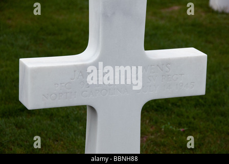 Weiße Grabsteine in der Florence American Cemetery and Memorial Site in Italien Stockfoto