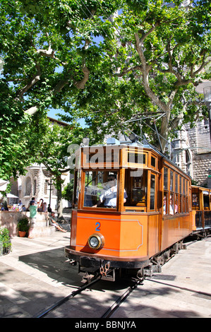Die "Orange Express" Tramway, Placa de Sa Constitucio, Soller, Gemeinde Soller, Mallorca, Balearen, Spanien Stockfoto
