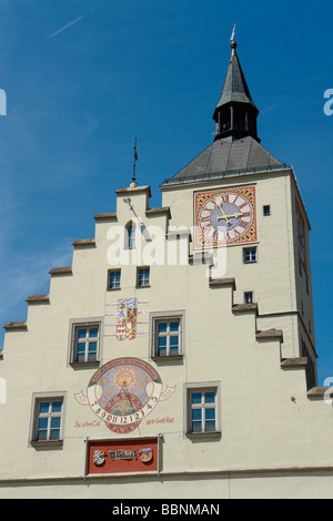 Geographie/Reisen, Deutschland, Niederbayern, Deggendorf: Rathaus mit towntower hinter am Luitpold-Square, Additional-Rights - Clearance-Info - Not-Available Stockfoto