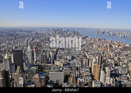 Geographie/Reisen, USA, New York City, Stadtbild, Blick vom Empire State Building nach Süden von Manhattan mit Financial District, Additional-Rights - Clearance-Info - Not-Available Stockfoto