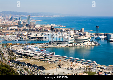 Barcelona-Küste mit World Trade Centers, Hafen, maremagnum Stockfoto