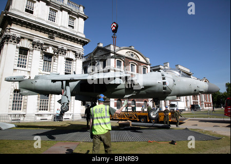 Sea Harrier FA2 Wesen auf einem Tieflader für den Transport verladen auf statischer Anzeige an der Old Royal Naval College Stockfoto