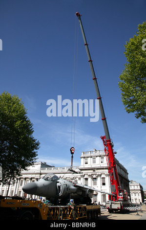 Sea Harrier FA2 Wesen auf einem Tieflader für den Transport verladen auf statischer Anzeige an der Old Royal Naval College Stockfoto