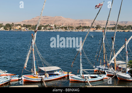 Luxor-Theben-Nil Ägypten Feluke Segelboot Kreuzfahrt Stockfoto