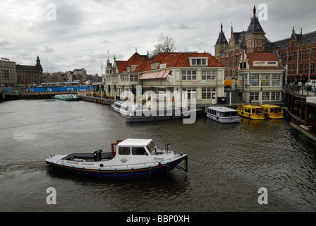 Hauptbahnhof in Amsterdam Holland Niederlande Stockfoto