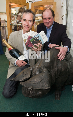 Geoff Dyer Gewinner des 2009 Bollinger Everyman Wodehouse prize für comic Fiction Hay Festival 2009 im Bild mit Jim Naughtie Stockfoto