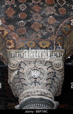 Reich verzierte Kapital- und Decke Mosaik aus Süd-Galerie, Hagia Sophia, Aya Sofya, Sultanahmet, Istanbul, Türkei Stockfoto