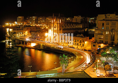 Malta. Nachtansicht der Balluta Bay in St. Julian's. 2009. Stockfoto