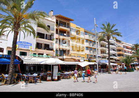 Strandpromenade, Hafen d'Alcudia, Gemeinde Alcudia, Mallorca, Balearen, Spanien Stockfoto