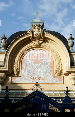 CASINO VON NERIS-LES-BAINS, ALLIER (03), FRANKREICH Stockfoto