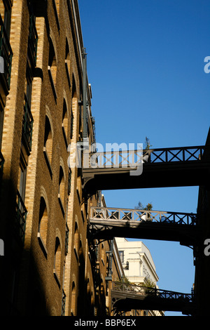 Wohnblocks auf Shad Thames, Bermondsey, London, UK Stockfoto