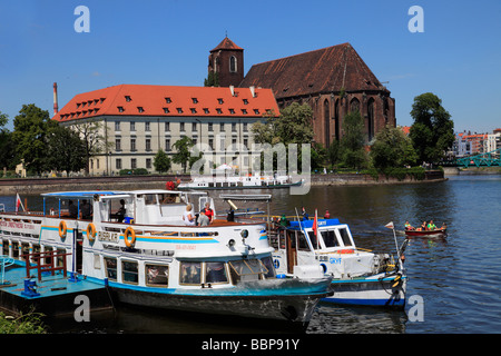 Polen-Breslau-Boot auf Odra River Muttergottes auf dem Sand-Kirche Stockfoto