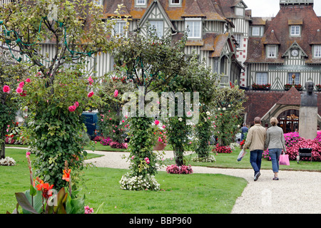 FRANCOIS ANDRE SQUARE, DEAUVILLE, CALVADOS (14), NORMANDIE, FRANKREICH Stockfoto