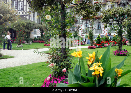 FRANCOIS ANDRE SQUARE, DEAUVILLE, CALVADOS (14), NORMANDIE, FRANKREICH Stockfoto