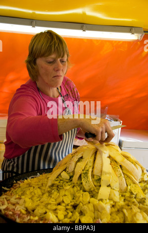 Französisches Gericht Tartiflette vorbereitet auf einem Markt in Namur Belgien Stockfoto