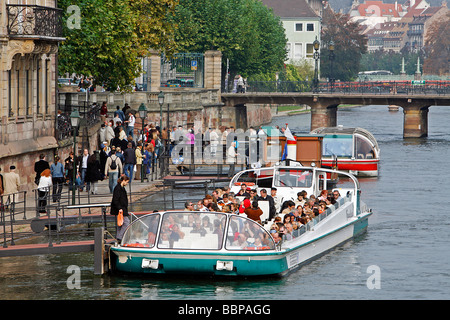 BOOTSFAHRT AUF DER ILL, STRAßBURG, BAS-RHIN (67), ELSASS, FRANKREICH Stockfoto