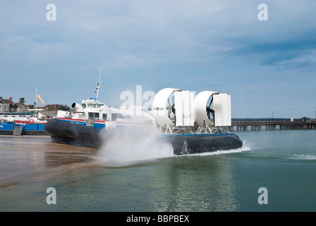 Ryde - Portsmouth Hovercraft verlassen Ryde auf der Isle Of Wight Stockfoto