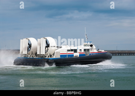 Ryde - Portsmouth Hovercraft verlassen Ryde auf der Isle Of Wight Stockfoto