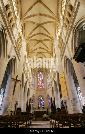 INNENRAUM DER KIRCHE SAINT-MICHEL, PONT-L'EVEQUE, CALVADOS (14), NORMANDIE, FRANKREICH Stockfoto