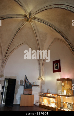 MUSEUM DES BERGFRIEDS IN DEN RUINEN DES SCHLOSSES CHARLES VII, MEHUN-SUR-YEVRE, CHER (18), FRANKREICH Stockfoto