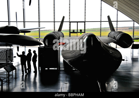 SR-71 Blackbird-Stealth-Bomber innerhalb der American Air Museum im Imperial War Museum, Duxford, Großbritannien Stockfoto