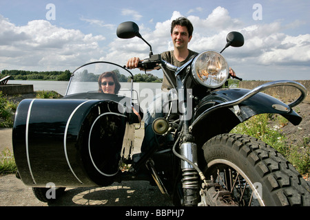 RUSSISCHEN BEIWAGEN, VRAC 750 CM3, CYRIL UND MAYLIS GUIRAUD, MOTO MASALA, SAINT-THURIEN, EURE (27), NORMANDIE, FRANKREICH Stockfoto