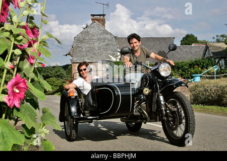 RUSSISCHEN BEIWAGEN, VRAC 750 CM3, CYRIL UND MAYLIS GUIRAUD, MOTO MASALA, SAINT-THURIEN, EURE (27), NORMANDIE, FRANKREICH Stockfoto