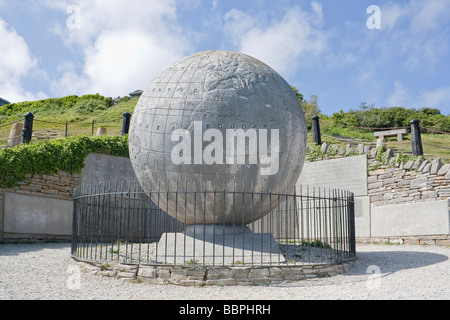 Die großen Globus im Durlston, hergestellt aus 40 Tonnen Kalkstein Stockfoto