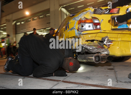 24-Stunden-Rennen auf der Rennstrecke Nürburgring, Notfall Unfallinstandsetzung mit Kanal Band, Nürburgring, Rheinland-Pfalz, Deutschland Stockfoto