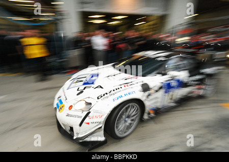 24-Stunden-Rennen auf der Rennstrecke Nürburgring, der Lexus das Gazoo Racing team mit "Morizo", J - Japan Quiros, Javier CR - Cos Stockfoto