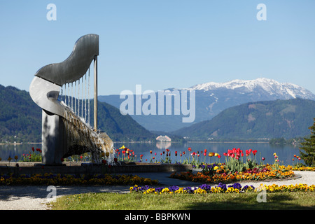 Harfe-Skulptur im Park am Ossiacher See, Ossiach, Kärnten, Austria, Europe Stockfoto