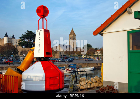 MARINA IM DORF VON NOIRMOUTIER, INSEL NOIRMOUTIER, VENDEE (85), FRANKREICH Stockfoto