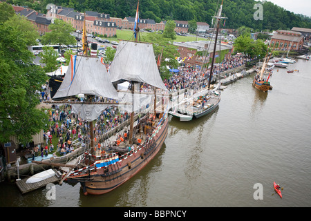 Henry Hudson Schiff Replik der Half Moon Andocken in Kingston, New York während Quadricentennial Feier 2009 Stockfoto