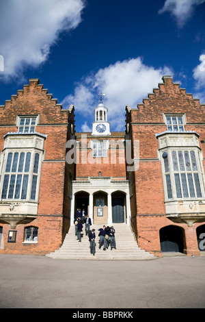 Großbritannien, England, Middlesex, Harrow-on-the-Hill, Harrow School, Das Old School Building Stockfoto