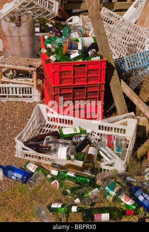 Eine Sammlung von gebrauchten Alkoholflaschen bereit für das recycling im Vereinigten Königreich Stockfoto