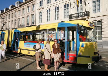 STRAßENBAHN, RUE ROYALE, BRÜSSEL, BELGIEN Stockfoto