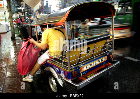 Tuk Tuk, Chinatown Yaowarat Road, Bangkok, Thailand Stockfoto