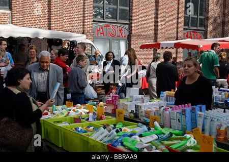 DER GROßE MARKT IM BELIEBTEN STADTTEIL VON WAZEMMES, LILLE, FRANKREICH NORD (59) Stockfoto
