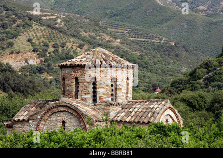 BYZANTINISCHE KAPELLE, KIRCHE DER PANAGIA DE LUMBINIES IN EINER ORANGENPLANTAGE, FODELE, KRETA, GRIECHENLAND Stockfoto