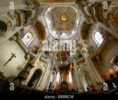 St. Nikolaus Kirche Innenraum Stockfoto