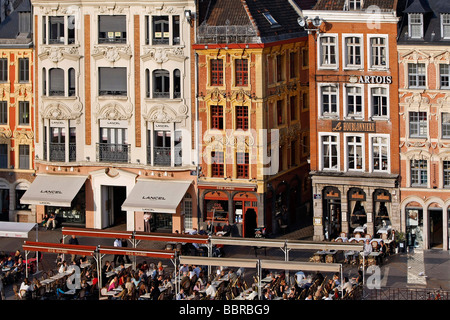 PLACE/GROTE MARKT, DER HAUPTPLATZ MIT SEINEN STRAßENCAFÉS UND RESTAURANTS LEGEN DU GENERAL DE GAULLE, LILLE, FRANKREICH NORD (59) Stockfoto