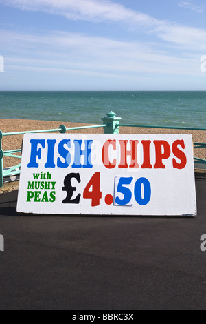 Fish &amp; Chips melden Sie Brighton Beach Stockfoto
