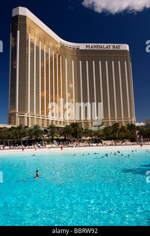 DER POOL IM MANDALAY BAY HOTEL, LAS VEGAS, NEVADA, USA, AMERIKA, USA Stockfoto