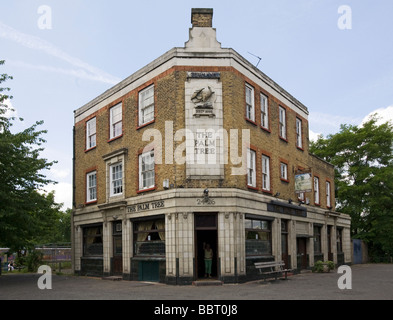 Das Palm Tree Pub, Haverfield Road London E3, traditionellen Public House in der Nähe des Regents Canal Stockfoto