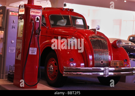 Texaco Truck, Tankstelle für antike Autos, alte Pumpen, Hi-res Stockfoto